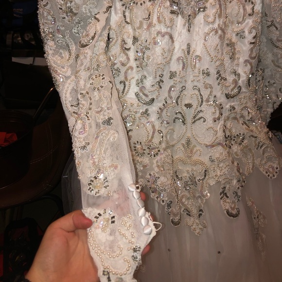 1993 Eve of Milady Wedding Dress - Picture 8 of 10